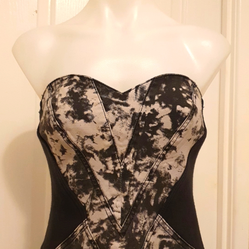 Bettina Liano Stonewash Dress Size 12 Contrast Cotton and Elastine - Picture 2 of 9